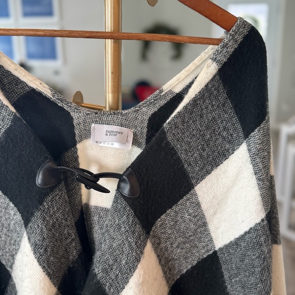 Summer & Rose FabFitFun Women’s One Size Black & White Plaid Poncho with Fringe - Picture 3 of 9